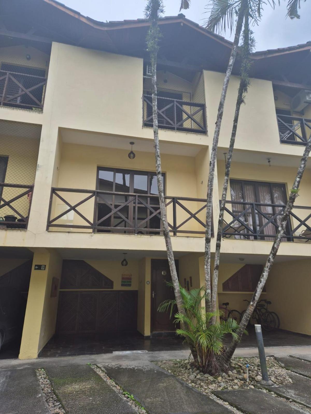 Casa 7 Em Ubatuba No Centro Condominio Com Piscina E Churrasqueira Exterior photo